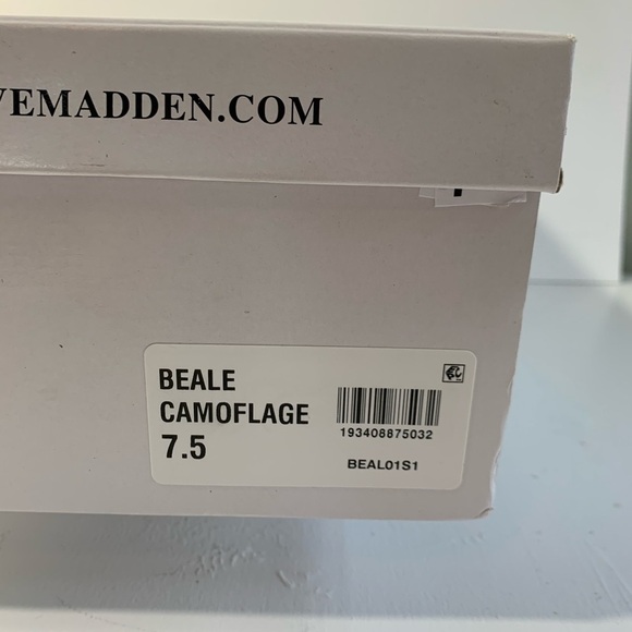 New with tags Steve Madden camouflage Slip on flatforms size 6 - Picture 7 of 7